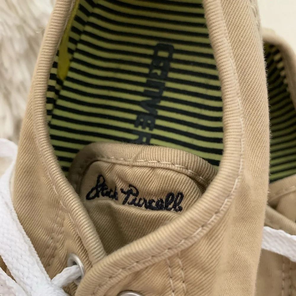 Converse Tan Shoes. Size 8-1/2. Worn only once. - Picture 4 of 4